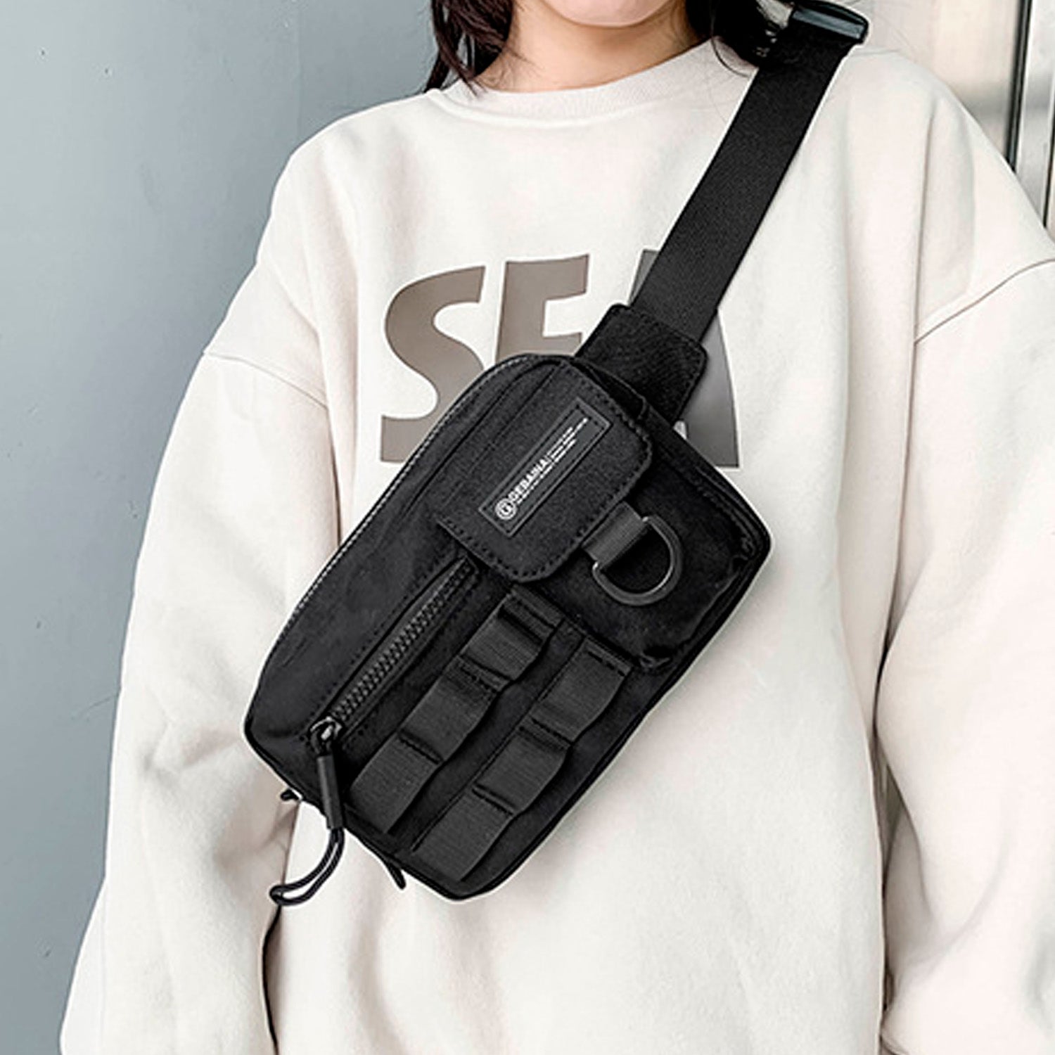 Multifunctional chest bag