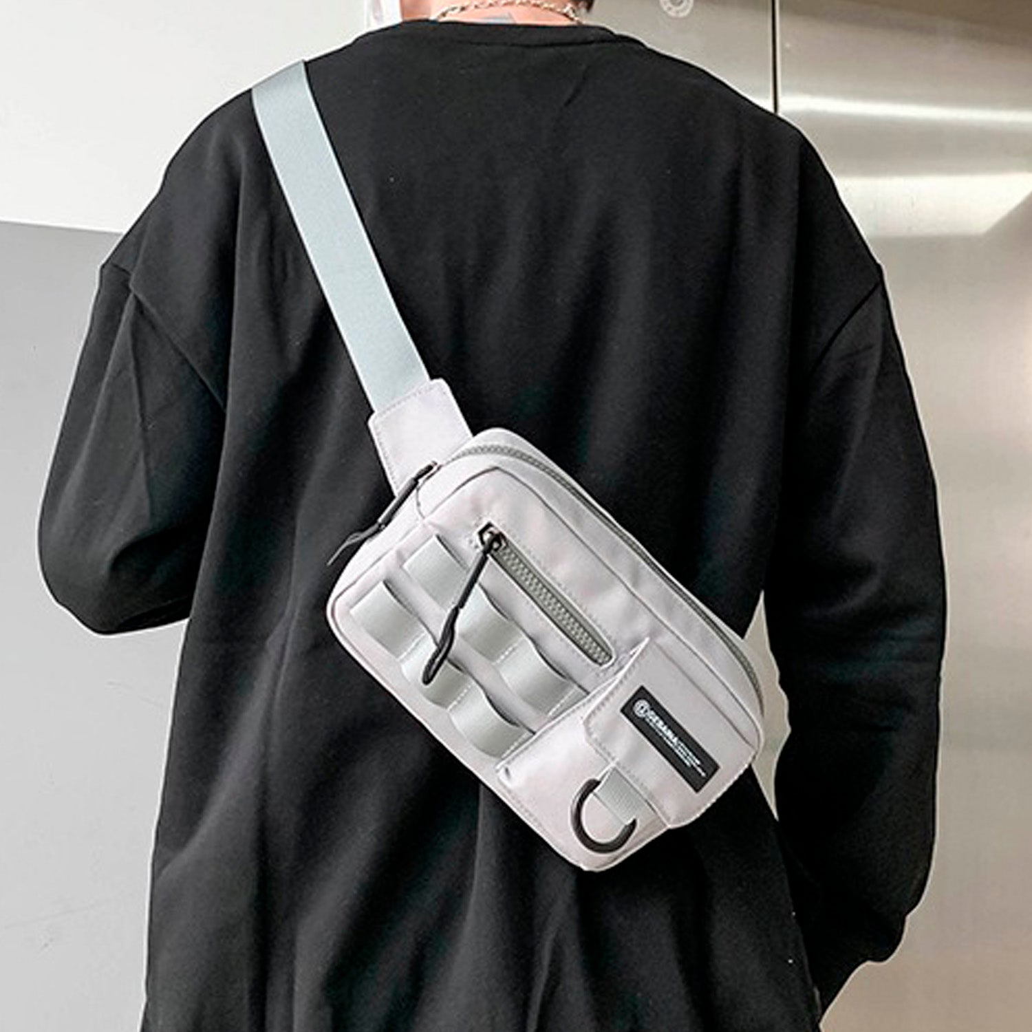 Multifunctional chest bag