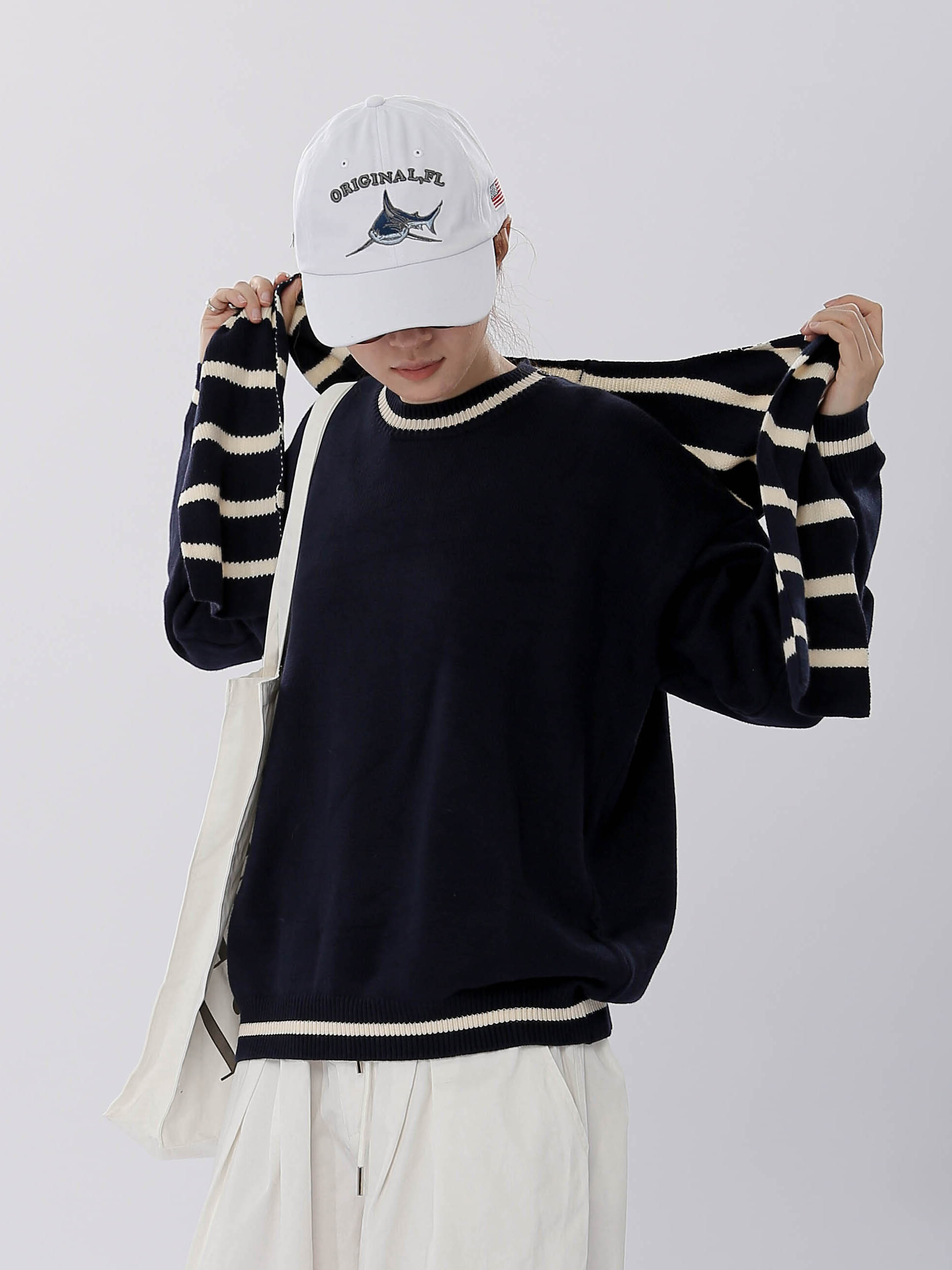 removable hat -Crew Neck Knit